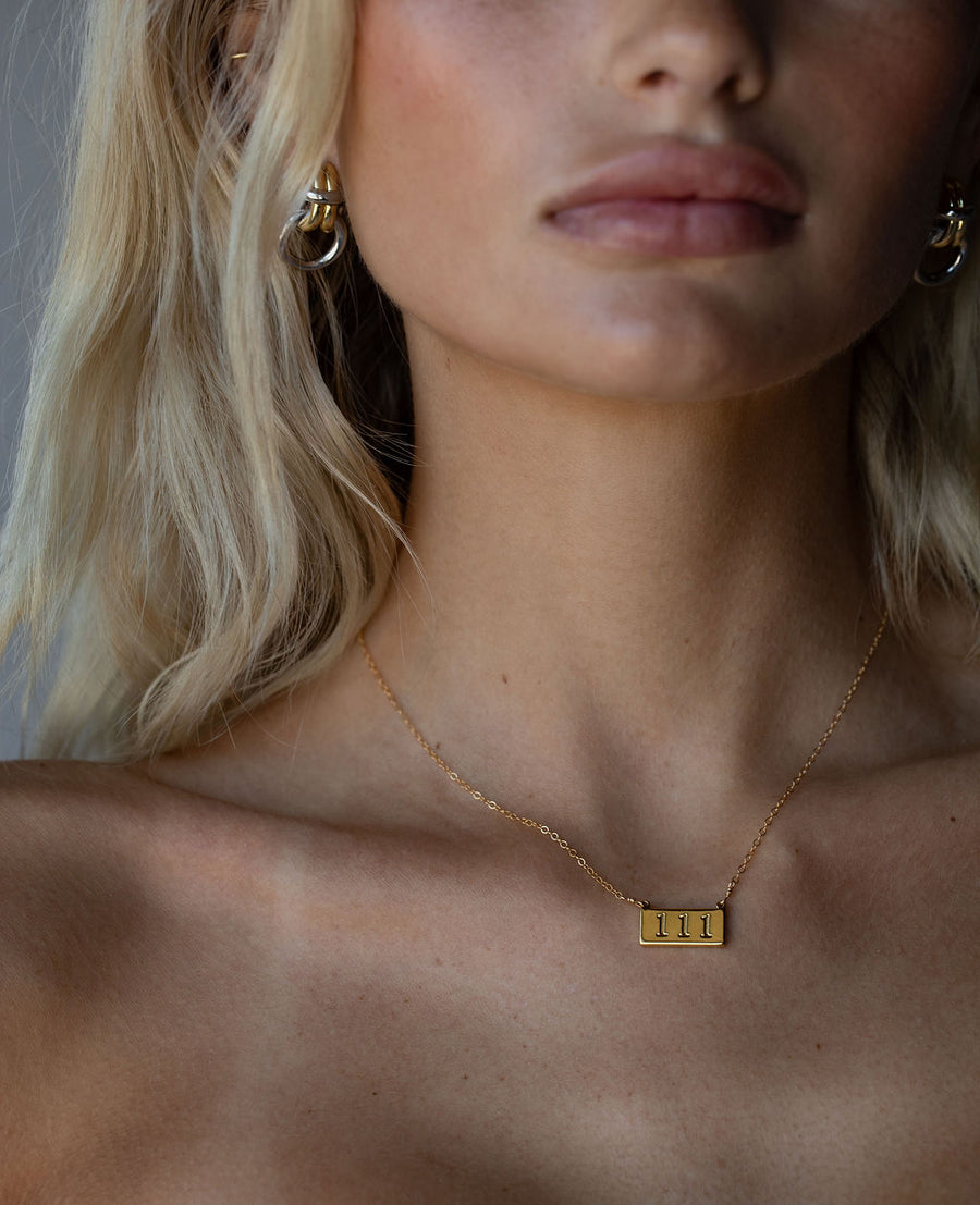 ANGEL BAR NECKLACE