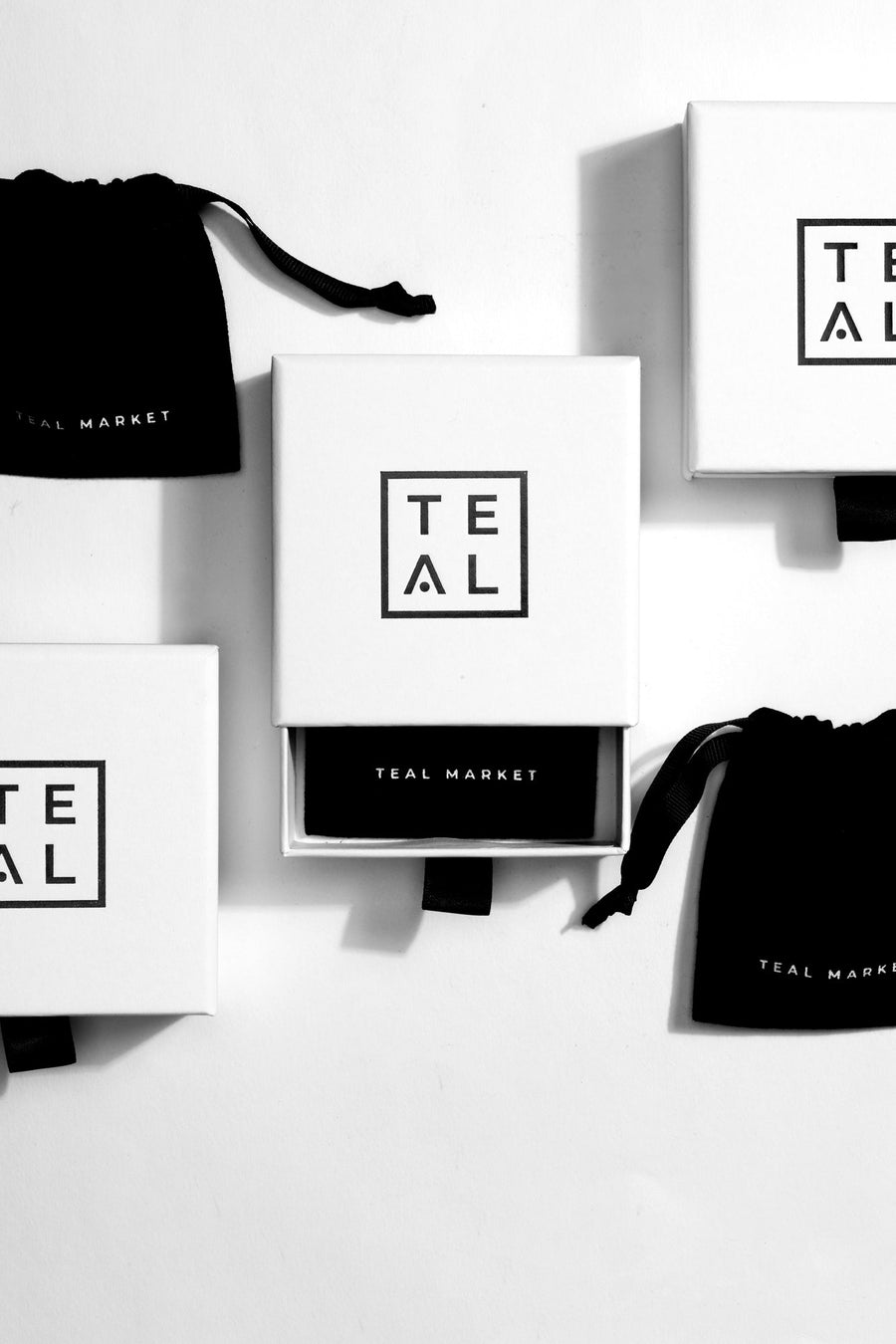 BOX NECKLACE - LETTER
