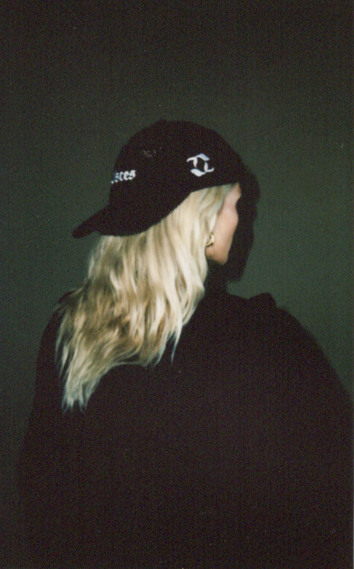 PISCES ZODIAC HAT (BLACK)