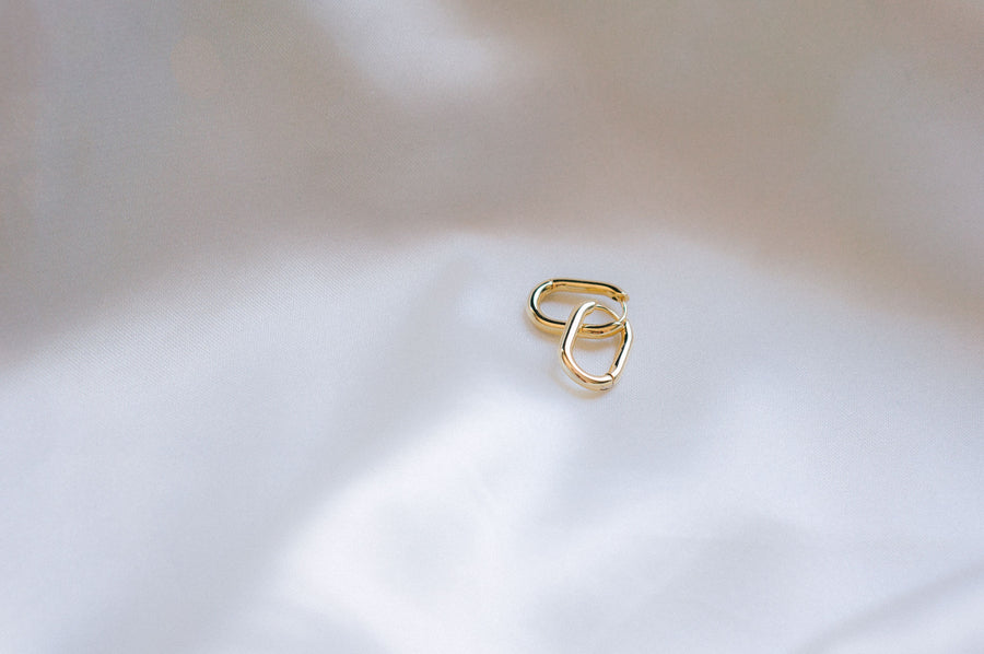 THIN OVAL HOOPS