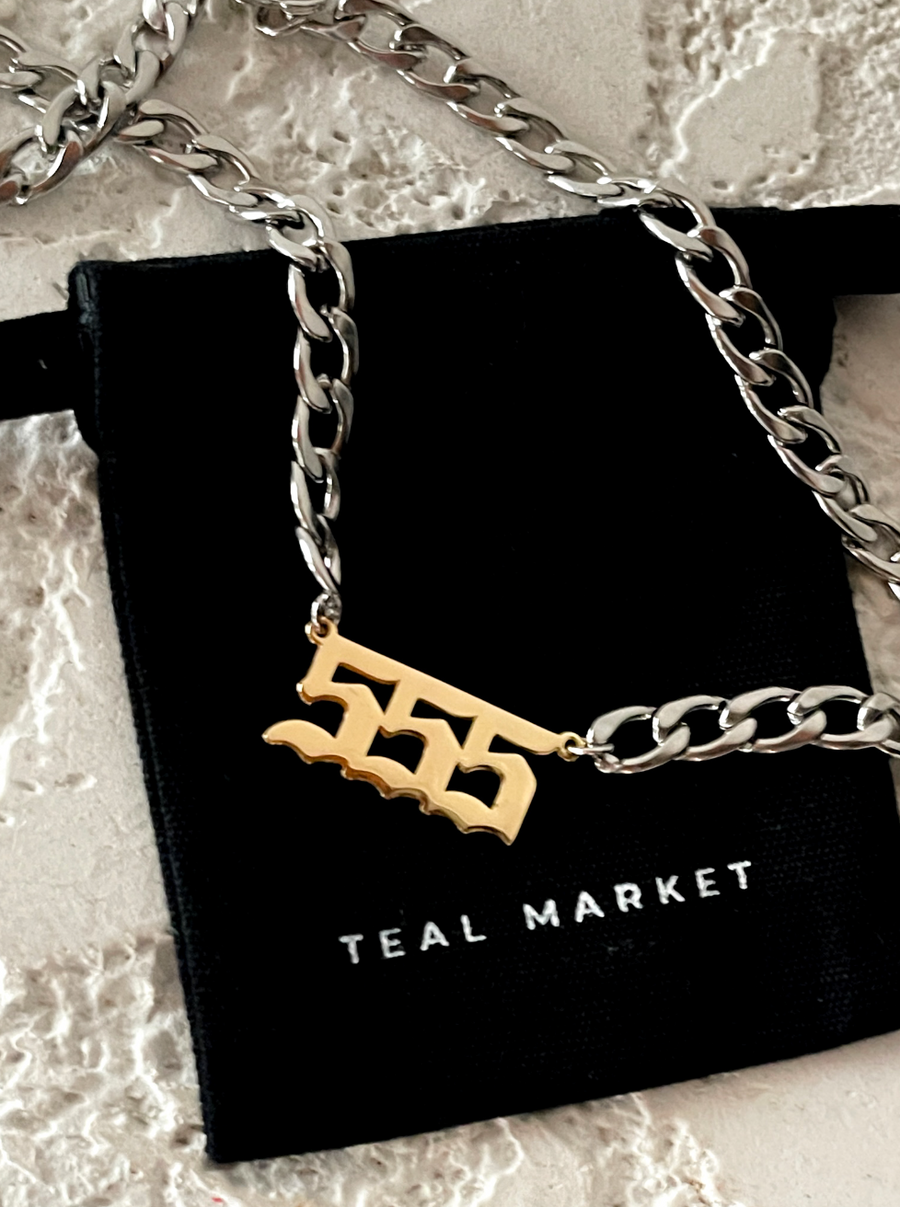 ANGEL NUMBER CURB NECKLACE - SILVER / GOLD